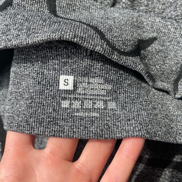 2 Piece Workout Set - Seamless High Waist Running Shorts & Sports Bra - Picture 15 of 15